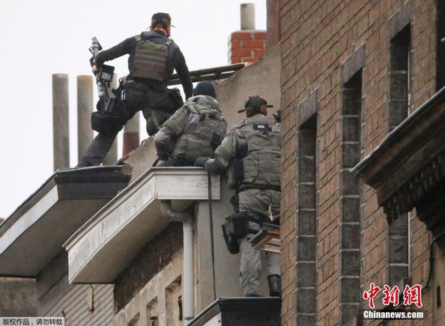 法国警方围捕恐袭嫌犯：3名嫌犯死亡3人被捕