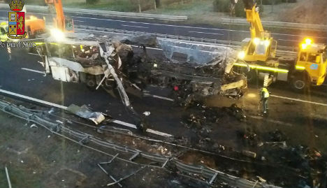 匈牙利客车在维罗纳发生严重车祸 16人丧生