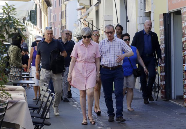 （视频）英国首相来意大利SIRMIONE度假一周，全城戒备！