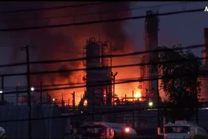 Filadelfia, incendio in una raffineria (ANSA)