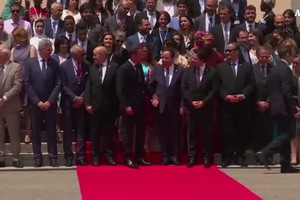 Macron: accendiamo il sogno Mediterraneo (ANSA)