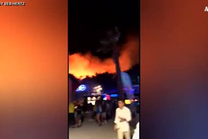 Croazia, incendio sull'isola di Pag: evacuati in 10mila (ANSA)