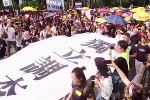 Hong Kong: ancora migliaia in piazza contro il governo (ANSA)
