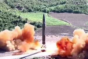 La Corea del nord testa due nuovi razzi a corto raggio (ANSA)