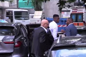 Milan, Leao alla Madonnina per le visite mediche (ANSA)