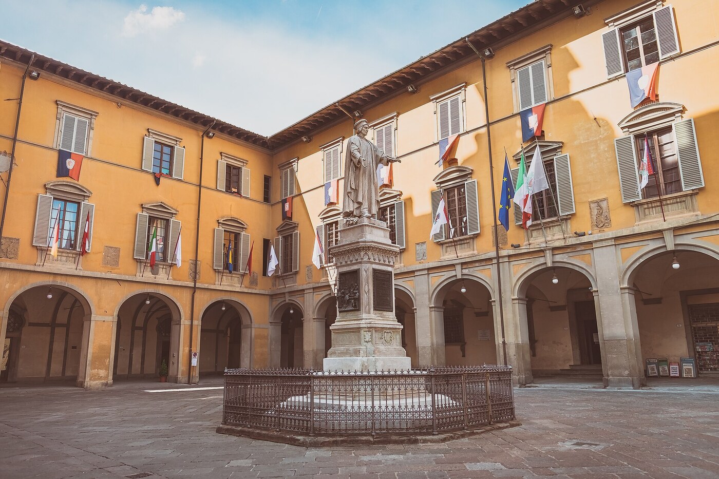 普拉托市政广场(Piazza del Comune)及市政厅,图:FrancescoBN-foto / CC BY-SA 4.0,摄于2019年9月7日,资料图