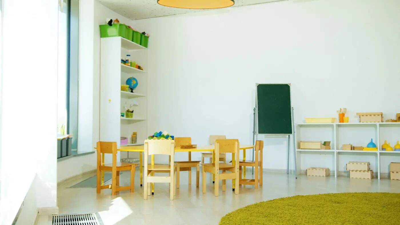 示意图：一间无人的幼儿教室（图：Artem Podrez / Pexels，图库照片，非报道所涉具体机构）